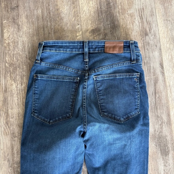 Madewell Curvy High-Rise Skinny Jeans in Hayes Wash - Picture 10 of 14